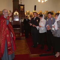 Отец Александр Вильямс венчает русские пары в греческой церкви Св. Луки 